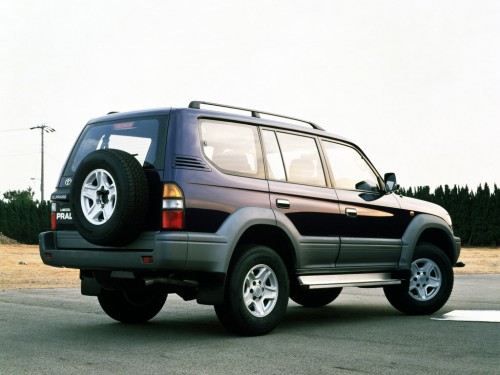Характеристики автомобиля Toyota Land Cruiser Prado 2.7 TX package I 8 seat (04.1997 - 12.1997): фото, вместимость, скорость, двигатель, топливо, масса, отзывы