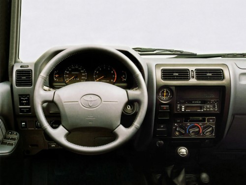 Характеристики автомобиля Toyota Land Cruiser Prado 2.7 AT GX 5dr. (08.1996 - 05.1999): фото, вместимость, скорость, двигатель, топливо, масса, отзывы