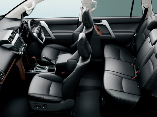 Характеристики автомобиля Toyota Land Cruiser Prado 2.7 TX 7 seat 4WD (09.2013 - 05.2015): фото, вместимость, скорость, двигатель, топливо, масса, отзывы