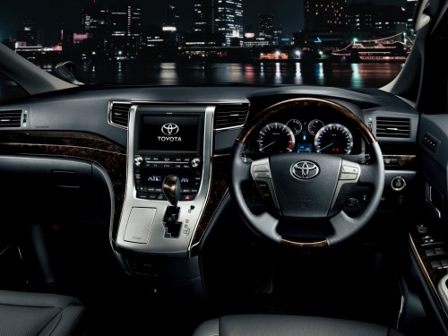 Характеристики автомобиля Toyota Vellfire 2.4 V 4WD (11.2011 - 01.2015): фото, вместимость, скорость, двигатель, топливо, масса, отзывы