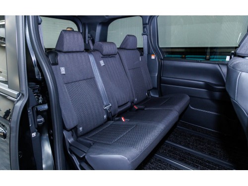 Характеристики автомобиля Toyota Voxy 2.0 S-G (8-Seater) (01.2022 - н.в.): фото, вместимость, скорость, двигатель, топливо, масса, отзывы