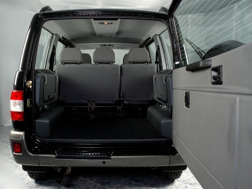 Характеристики автомобиля УАЗ Патриот 2.3 D MT Comfort (12.2008 - 05.2011): фото, вместимость, скорость, двигатель, топливо, масса, отзывы