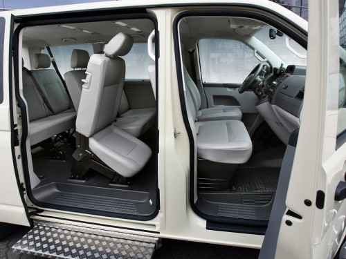 Характеристики автомобиля Volkswagen Caravelle 2.0 TDI Comfortline (01.2010 - 07.2015): фото, вместимость, скорость, двигатель, топливо, масса, отзывы