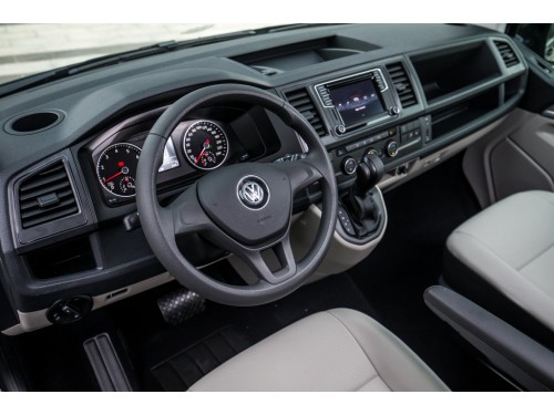 Характеристики автомобиля Volkswagen Caravelle 2.0 TDI Comfortline (08.2015 - 09.2018): фото, вместимость, скорость, двигатель, топливо, масса, отзывы