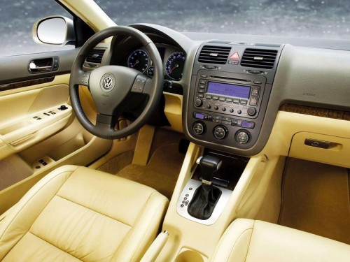 Характеристики автомобиля Volkswagen Jetta 2.5 FSI Tiptronic S (05.2007 - 03.2009): фото, вместимость, скорость, двигатель, топливо, масса, отзывы