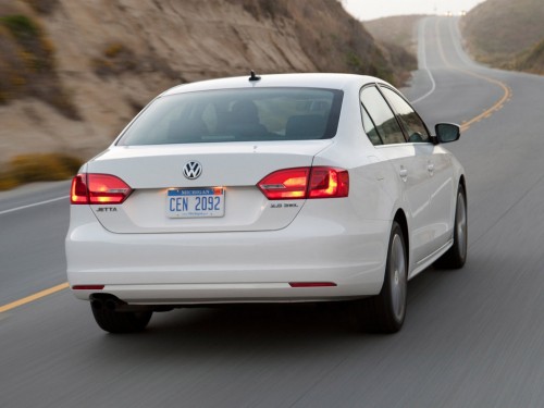 Характеристики автомобиля Volkswagen Jetta 1.4 TSI DSG Highline (12.2010 - 12.2014): фото, вместимость, скорость, двигатель, топливо, масса, отзывы
