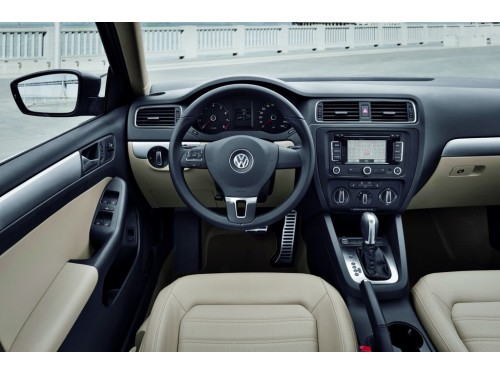 Характеристики автомобиля Volkswagen Jetta 1.4 TSI MT Trendline (12.2010 - 12.2014): фото, вместимость, скорость, двигатель, топливо, масса, отзывы