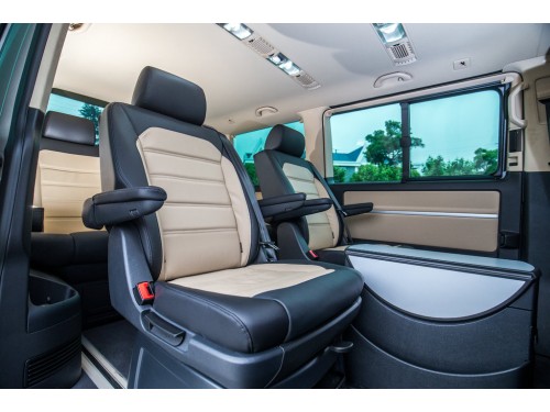 Характеристики автомобиля Volkswagen Multivan 2.0 biTDI DSG Comfortline Long (08.2015 - 12.2019): фото, вместимость, скорость, двигатель, топливо, масса, отзывы