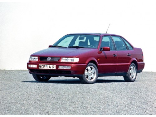 Характеристики автомобиля Volkswagen Passat 1.8 MT (10.1993 - 09.1996): фото, вместимость, скорость, двигатель, топливо, масса, отзывы