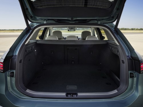 Характеристики автомобиля Volkswagen Passat 2.0 TDI DSG (01.2024 - н.в.): фото, вместимость, скорость, двигатель, топливо, масса, отзывы