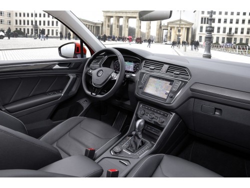 Характеристики автомобиля Volkswagen Tiguan 1.4 TSI DSG 4Motion Connect (02.2019 - 09.2019): фото, вместимость, скорость, двигатель, топливо, масса, отзывы