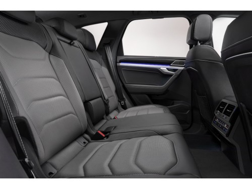 Характеристики автомобиля Volkswagen Touareg 3.0 TDI AT Business Atmosphere (02.2021 - 12.2022): фото, вместимость, скорость, двигатель, топливо, масса, отзывы