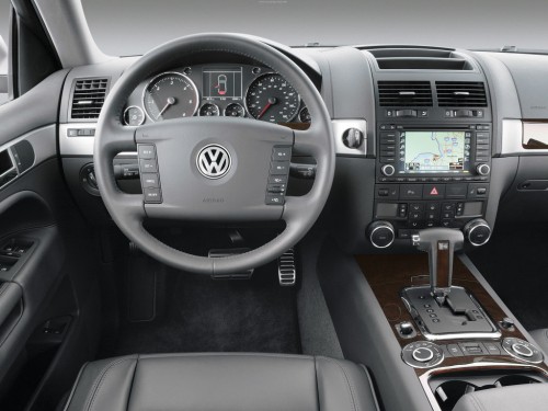 Характеристики автомобиля Volkswagen Touareg 3.2 Tiptronic (10.2002 - 10.2004): фото, вместимость, скорость, двигатель, топливо, масса, отзывы