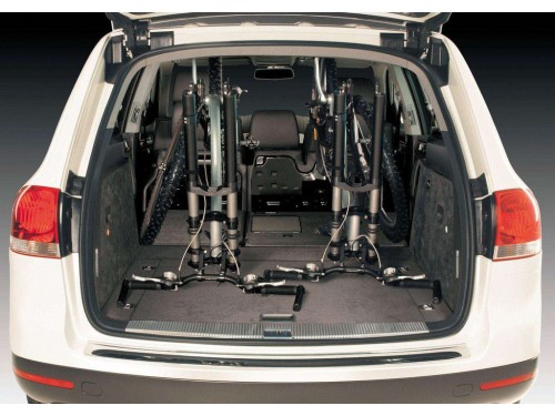 Характеристики автомобиля Volkswagen Touareg 2.5 TDI Tiptronic (01.2003 - 11.2006): фото, вместимость, скорость, двигатель, топливо, масса, отзывы