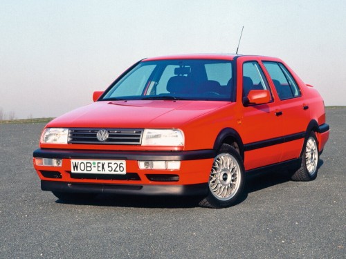 Характеристики автомобиля Volkswagen Vento 1.8 AT GL (01.1992 - 09.1994): фото, вместимость, скорость, двигатель, топливо, масса, отзывы
