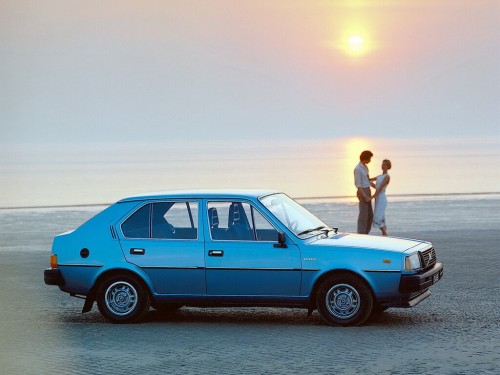Характеристики автомобиля Volvo 345 1.4 MT DL (02.1979 - 11.1982): фото, вместимость, скорость, двигатель, топливо, масса, отзывы