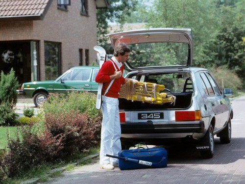 Характеристики автомобиля Volvo 345 1.4 MT DL (02.1979 - 11.1982): фото, вместимость, скорость, двигатель, топливо, масса, отзывы