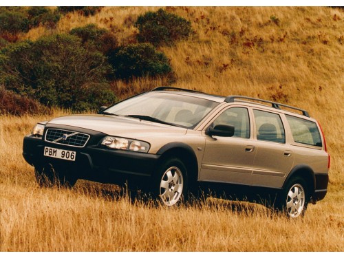 Характеристики автомобиля Volvo XC70 2.5T AWD MT (07.2002 - 10.2004): фото, вместимость, скорость, двигатель, топливо, масса, отзывы