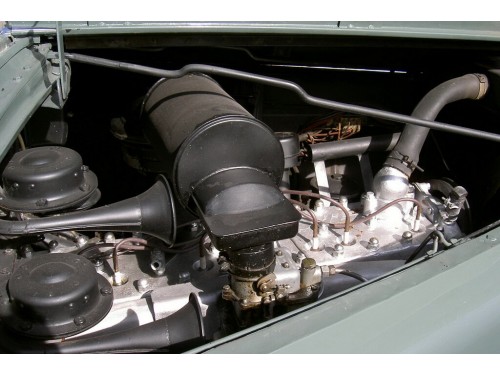 Характеристики автомобиля ЗиС 110 6.0 MT 110Б 5 мест (05.1949 - 06.1956): фото, вместимость, скорость, двигатель, топливо, масса, отзывы